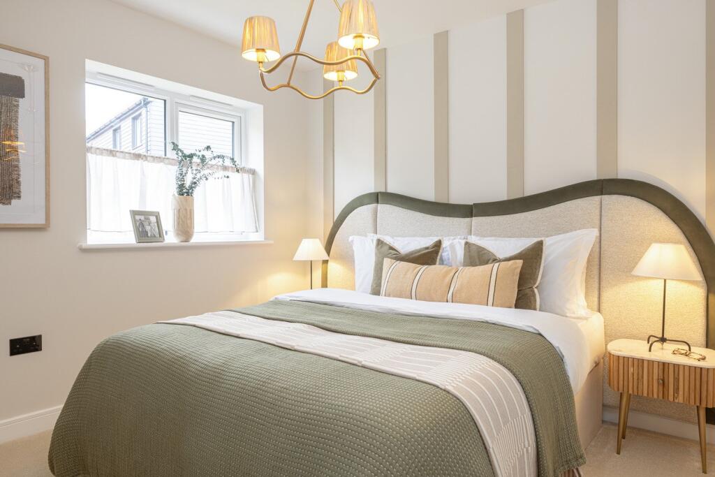 House in Tunbridge Wells, Hawkhurst - More