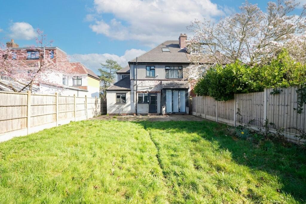 Additional image 23 of Stratford Road, Hall Green, B28