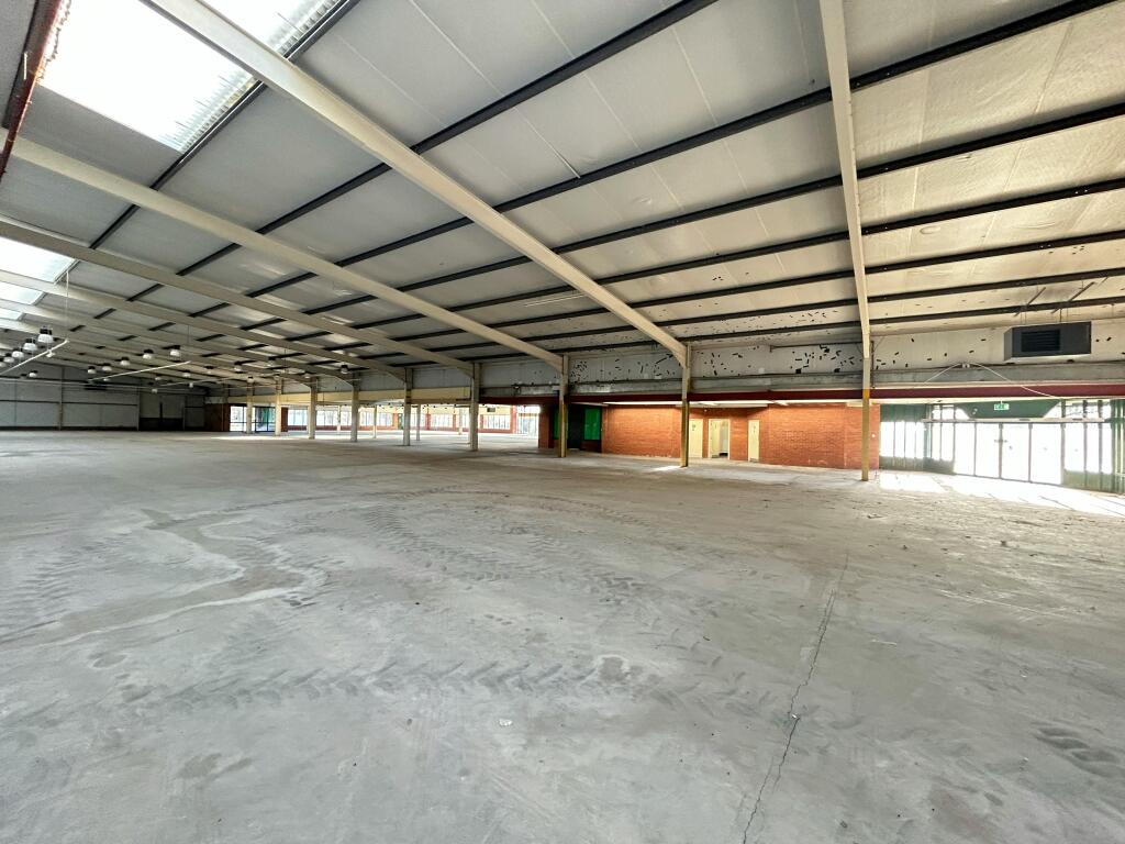 Interior 10 5092.jpg
