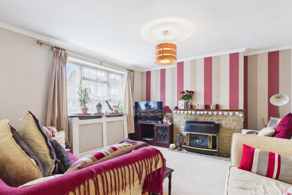 House in Maidenhead, Furze Platt - View 3