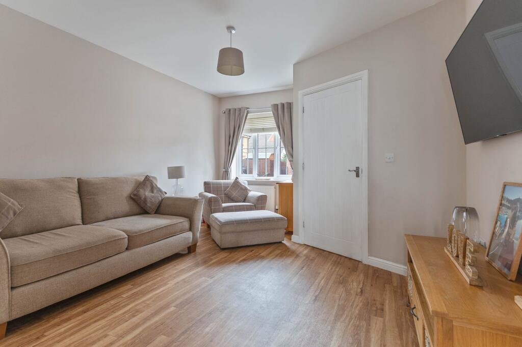 House in Newport - View 3
