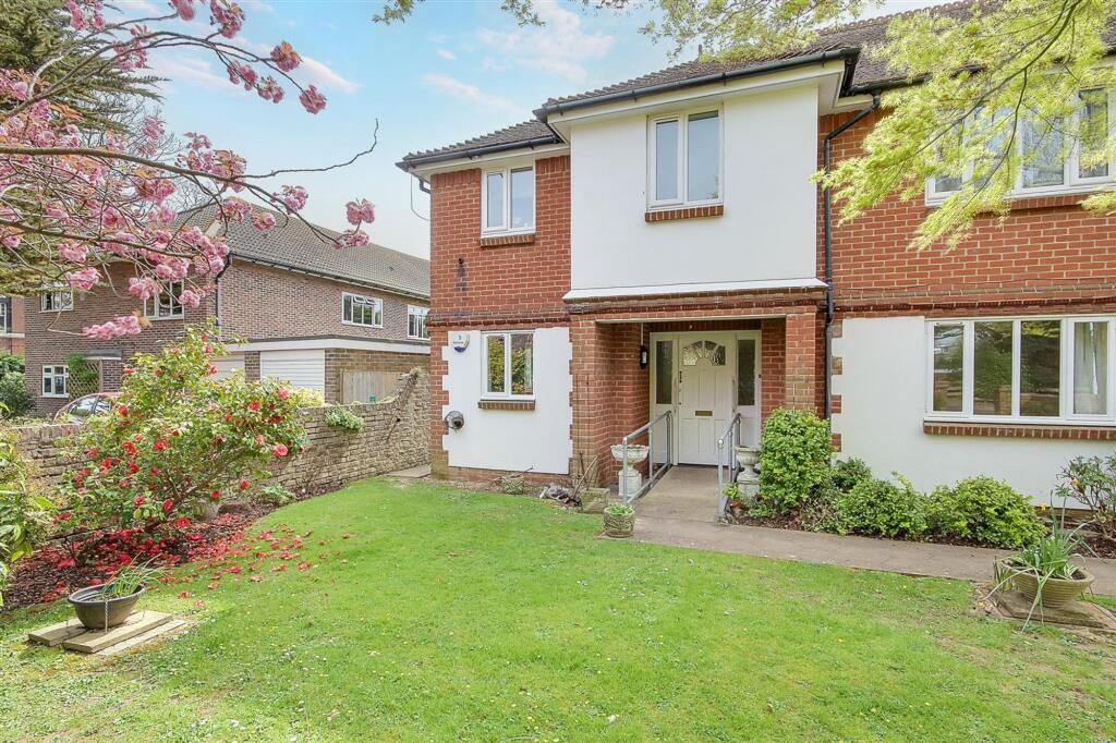 2-bed house on Mill House Gardens, Worthing, BN11, £275,000
