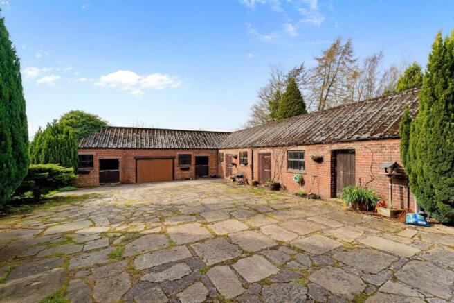OAKLANDS FARM, 44 HEYBRIDGE LANE20.jpg
