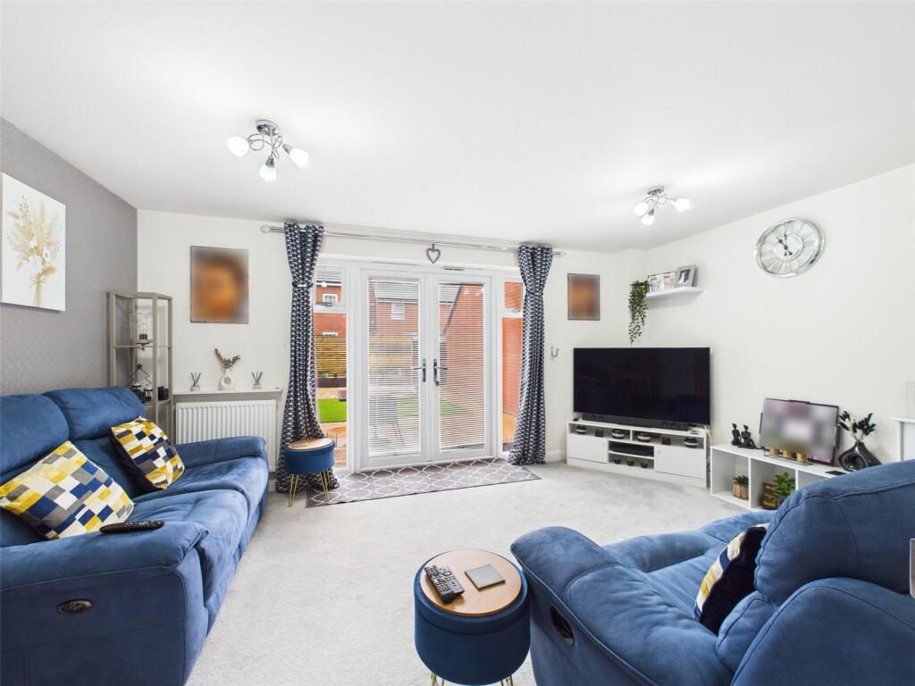 Pipit Close, Hardwicke, Gloucester, Gloucestershire, GL2 photo 4