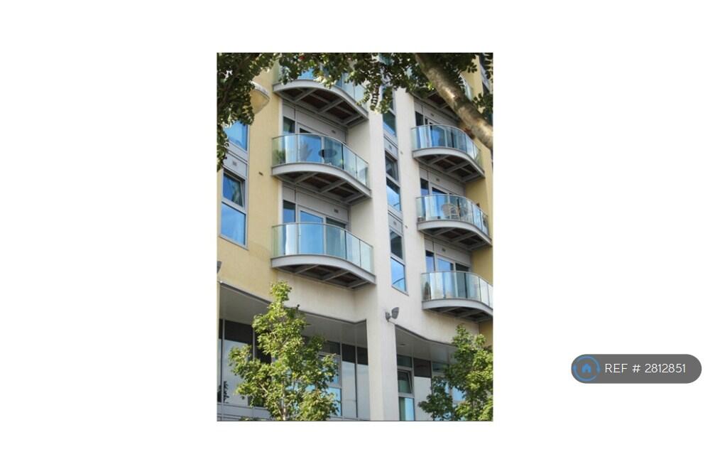 Main image of property: Bridges Court Road, London, SW11