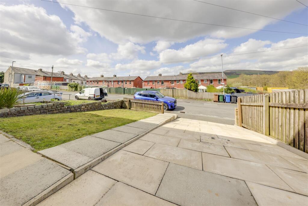Fallbarn Crescent, Rawtenstall, Rossendale - View 2