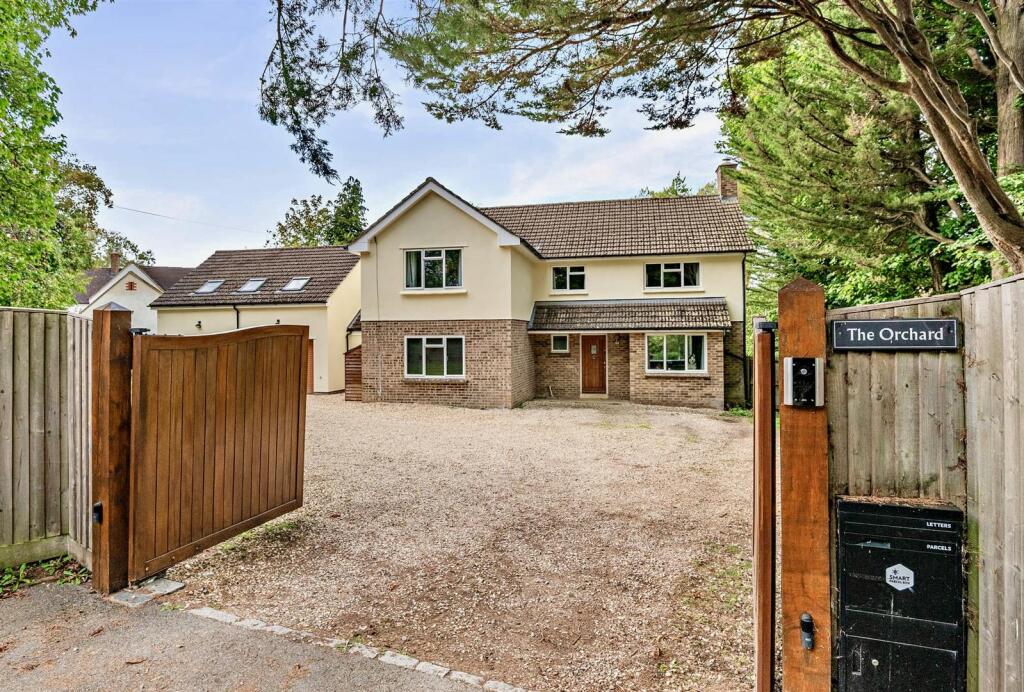 Main image of property: Baunton Lane, Stratton, Cirencester