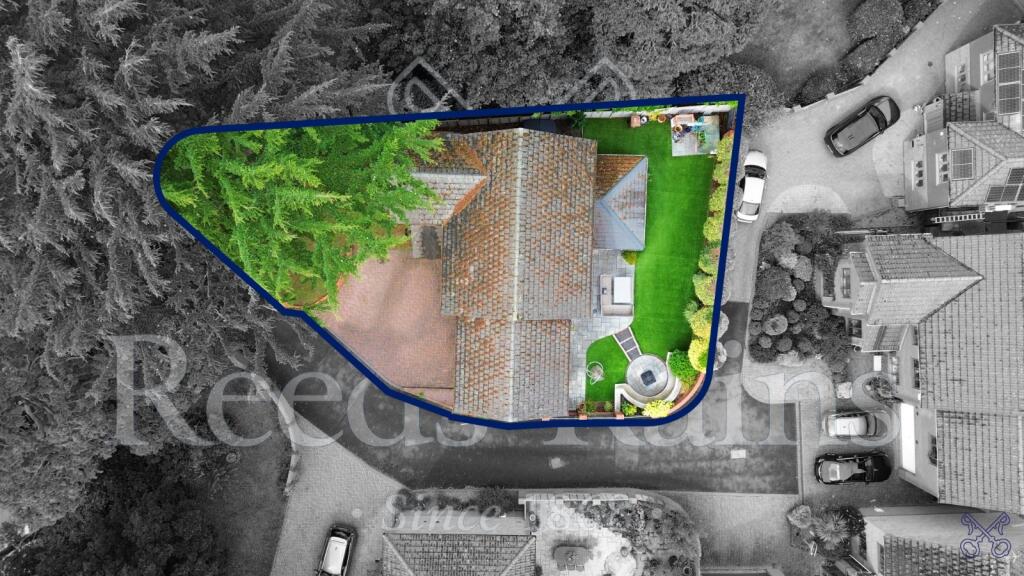 House in Worcester, Worcestershire - More