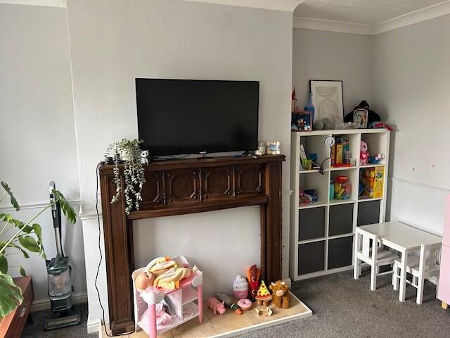 9 Claybank Terrace, Mossley photo 4