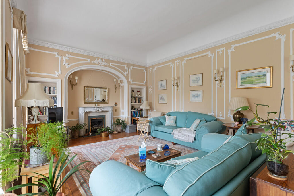 Apartment in Edinburgh, The Grange - View 4
