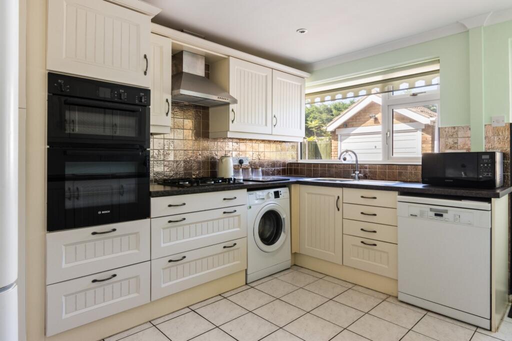 House in Grimsby, Scartho - View 3