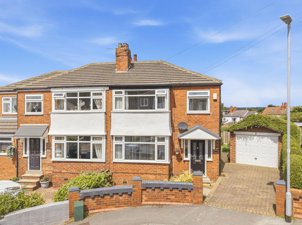 Main image of property: Field End Mount, Leeds, LS15 0QB