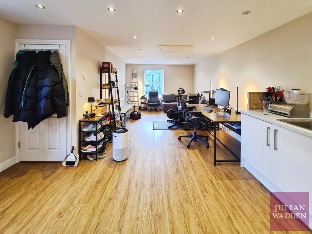 Apartment in High Peak, Whitfield - View 4