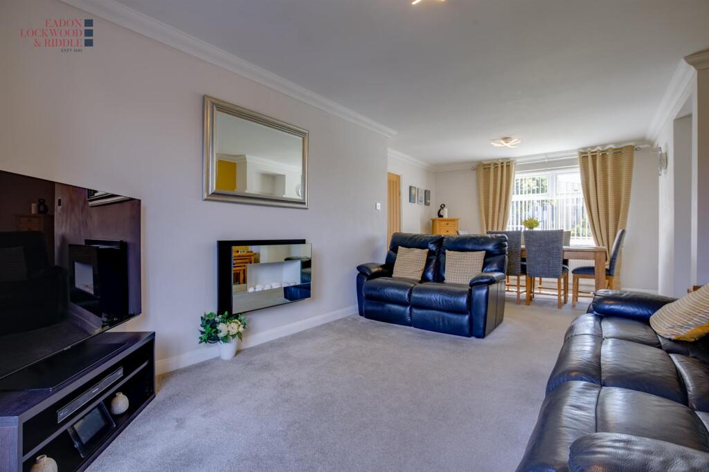 House in Rotherham, Wickersley - View 3