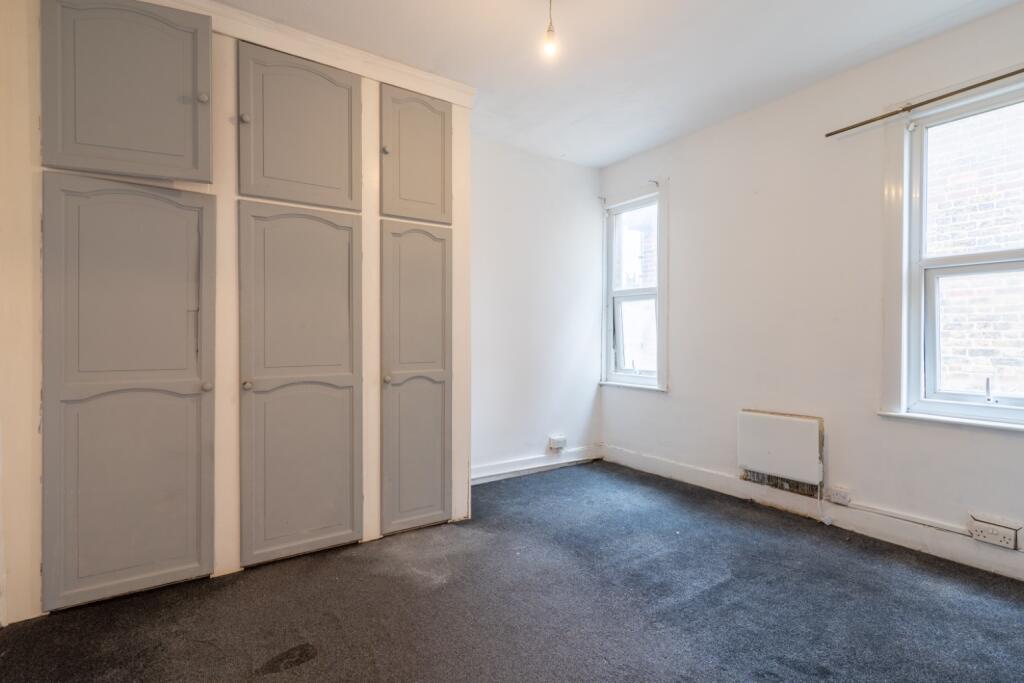 Darnley Road, Gravesend, Kent, DA11 0SN photo 4