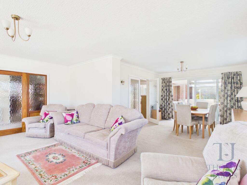 House in Rushcliffe, Gotham - View 5