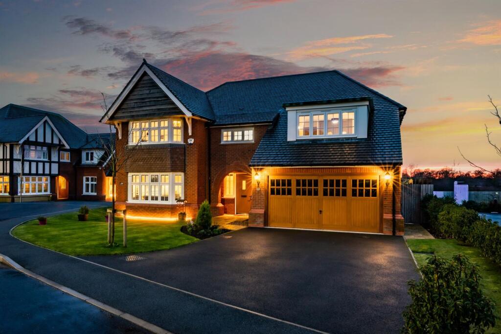 Main image of property: 144 Albemarle Avenue, Hartford, Cheshire, CW8 1HS