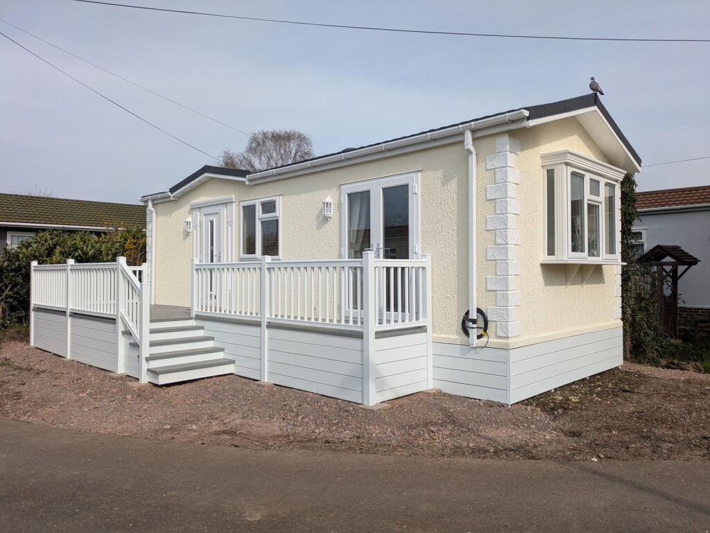 1-bed caravan on Holy Acre, Roydon Marina Village, Roydon, CM19 5EJ, £189,995