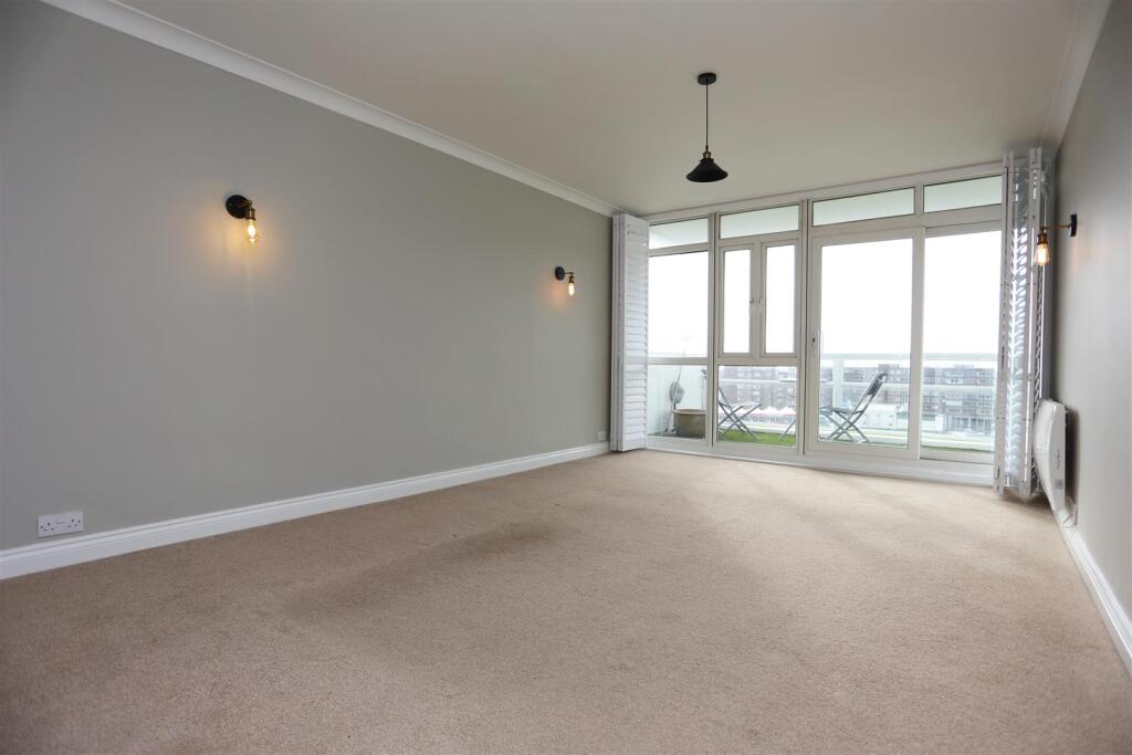 Apartment in Hove, Brunswick - View 4