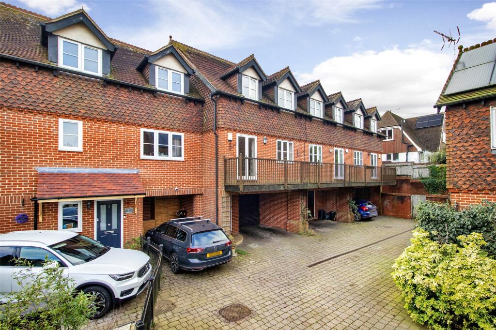 Main image of property: London Road, Westerham, Kent, TN16