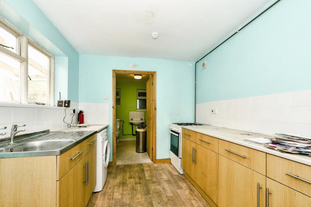 Bright Street, Gorse Hill, Swindon photo 4