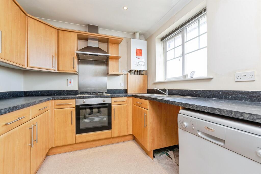 Lady Mantle Close, Hartlepool photo 3