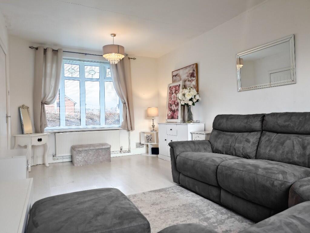 Underwood Road, Hyde, Greater Manchester, SK14 photo 4