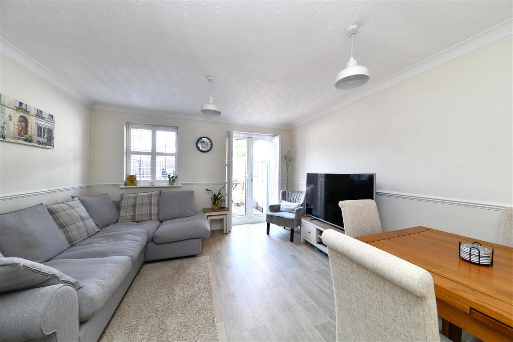 House in Stevenage, Hertfordshire - View 3