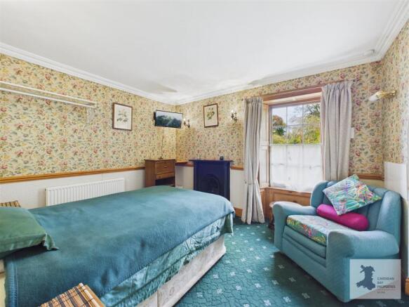 Single bedroom with en-suite