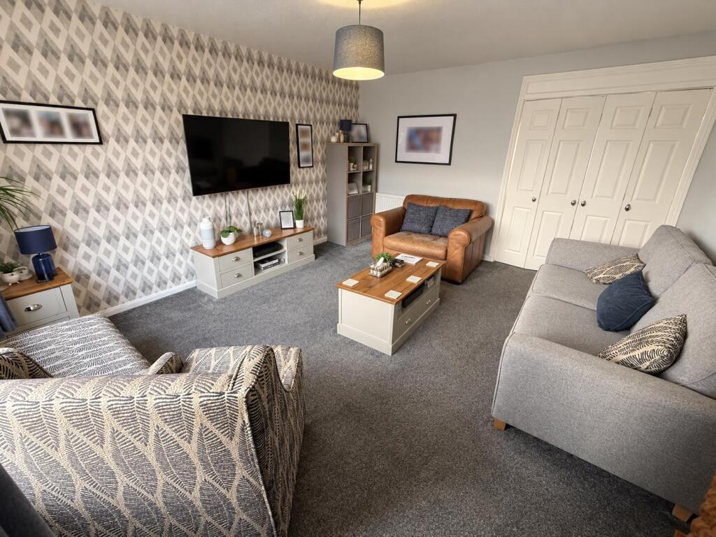 House in Lincoln - View 2