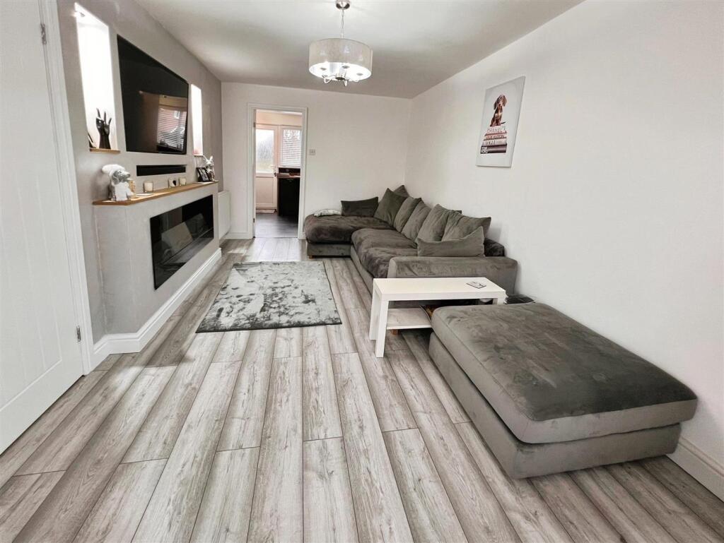 Cannam Close, Whetstone, Leicester photo 4