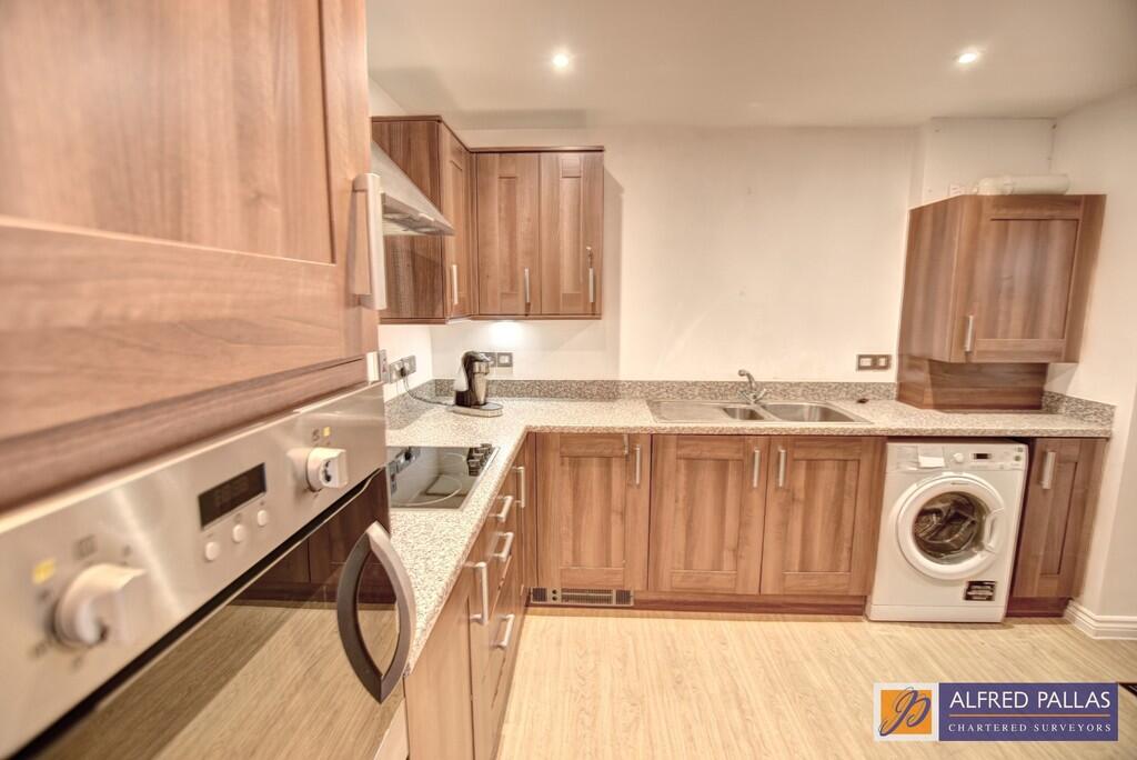 Bardolph Drive, Southwick photo 4