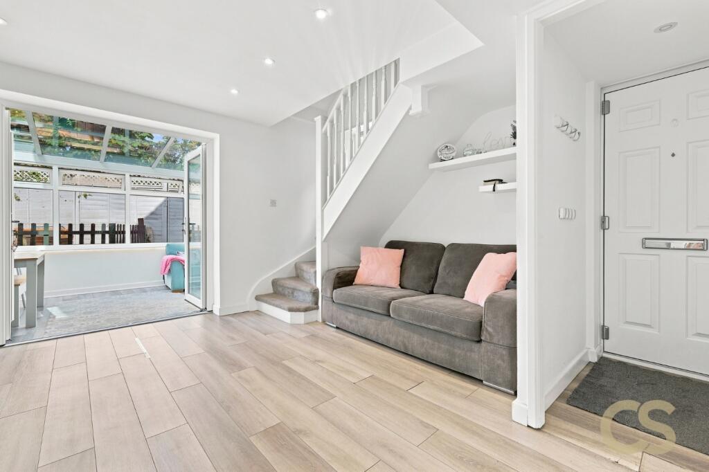 House in Broxbourne, Hertfordshire - View 5