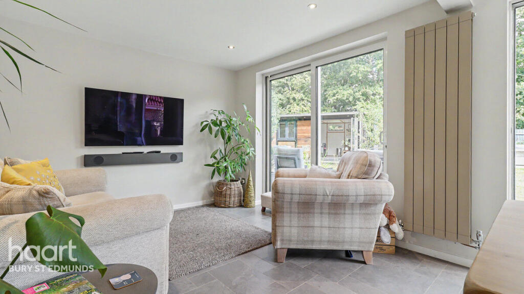 House in West Suffolk, Moreton Hall, Bury St Edmunds - More