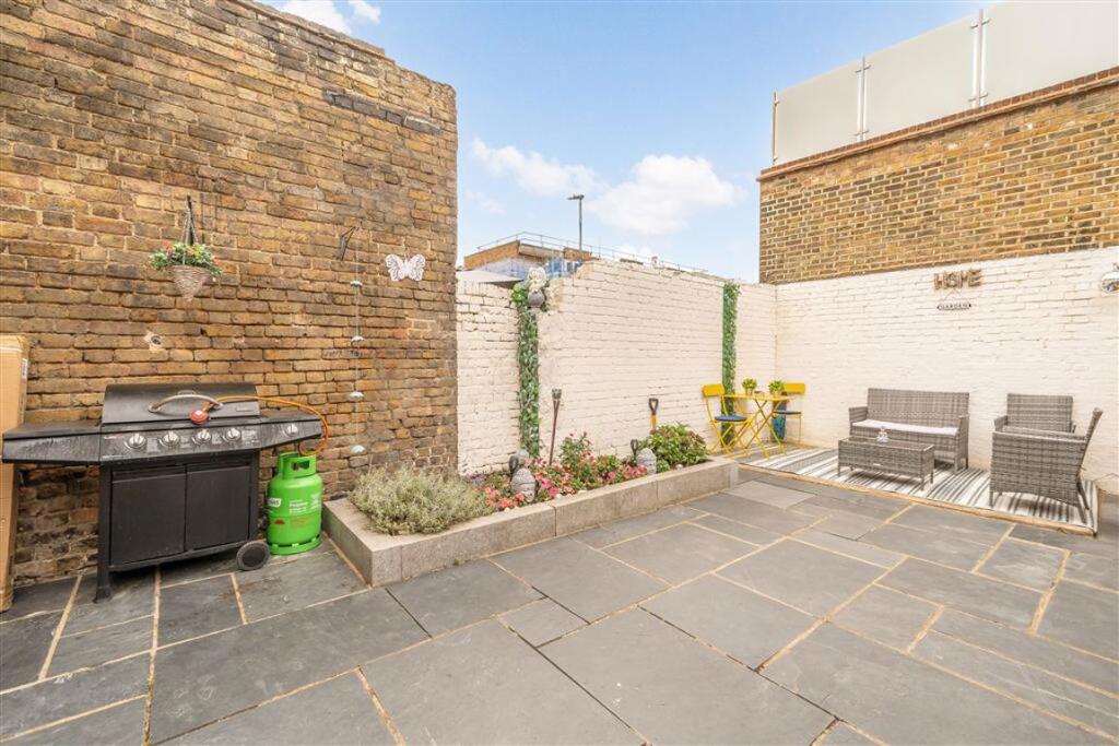 House in London - View 4