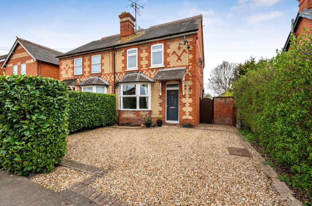 2-bed semi-detached on Whitley Wood Lane, Reading, Berkshire, RG2, £350,000