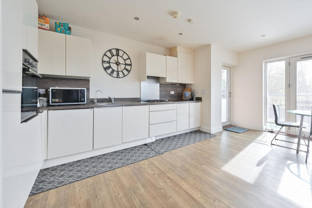 Apartment in Harrow - View 4