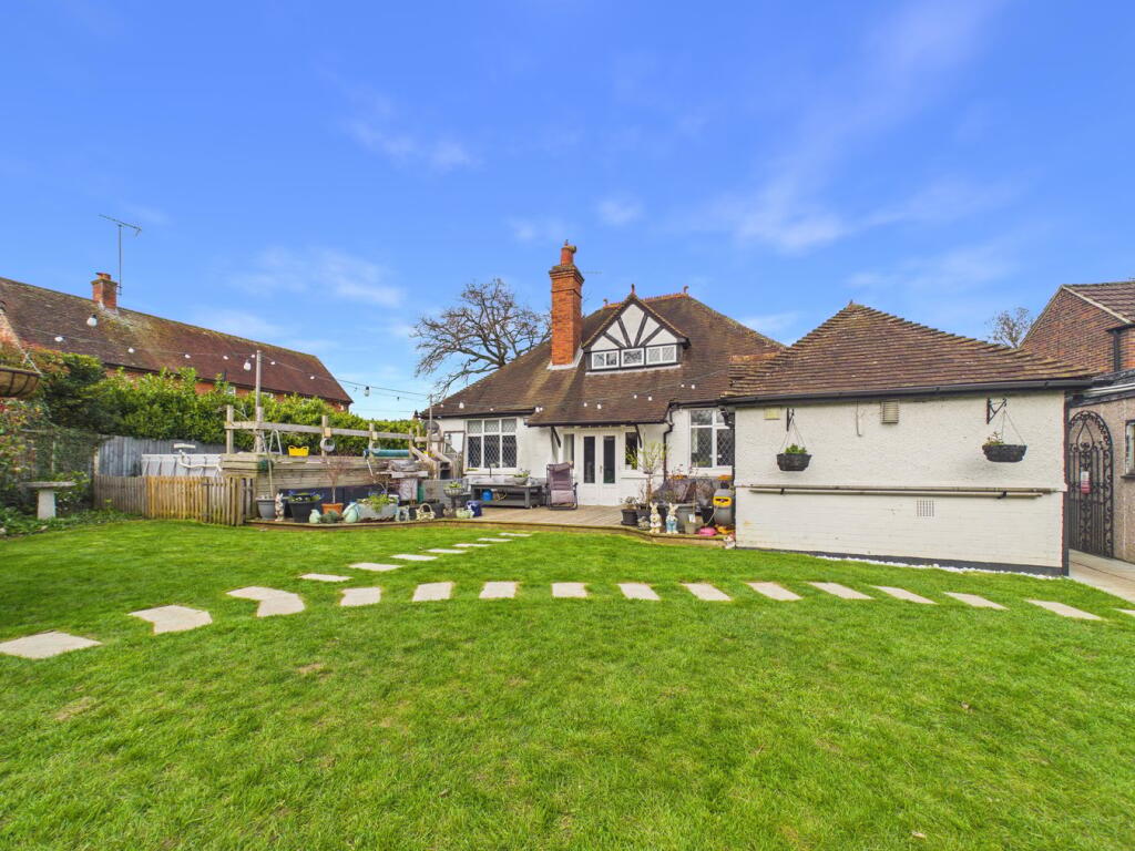 Main image of property: Armour Hill, Tilehurst, Reading, RG31