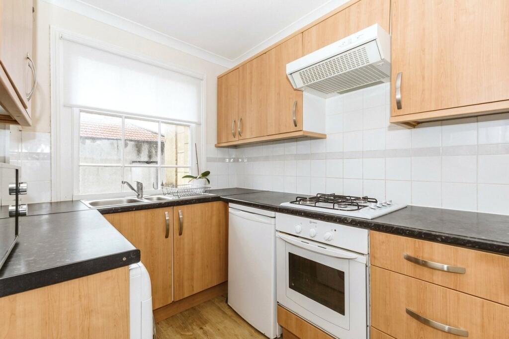 Apartment in Bristol - View 4