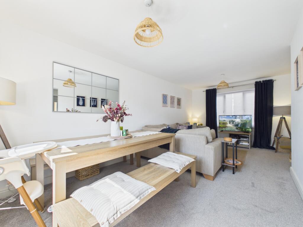 House in Wakefield - View 5