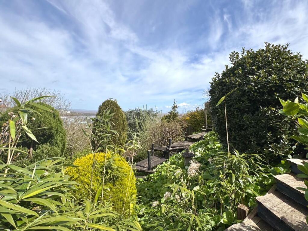 5 bed detached - Northcliffe Drive, Penarth image 4