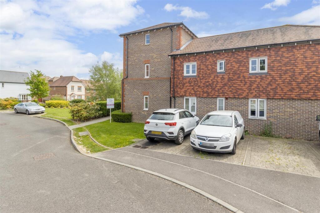 Splice Lane, Hailsham - More