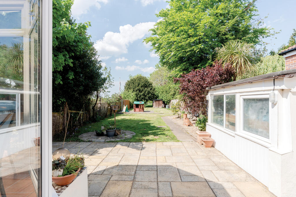 Westerleigh Road, Downend photo 5