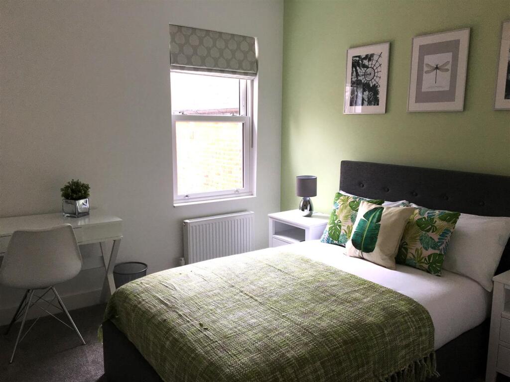 Main image of property: Oxford Road, Reading