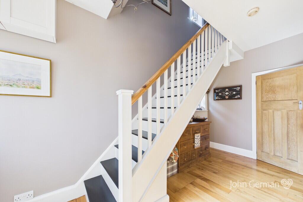 House in Stoke-on-Trent - More