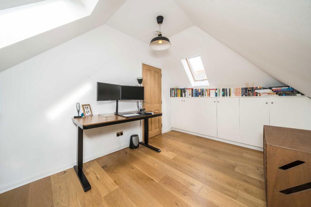Apartment in London, Clapham Park, Clapham - More