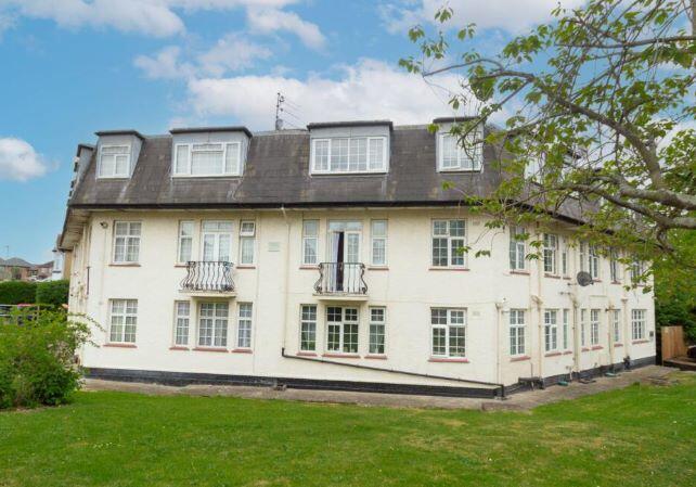 Main image of property: Flat 2 Ranelagh Court, Glendale Avenue, Edgware, Middlesex, HA8 8HP