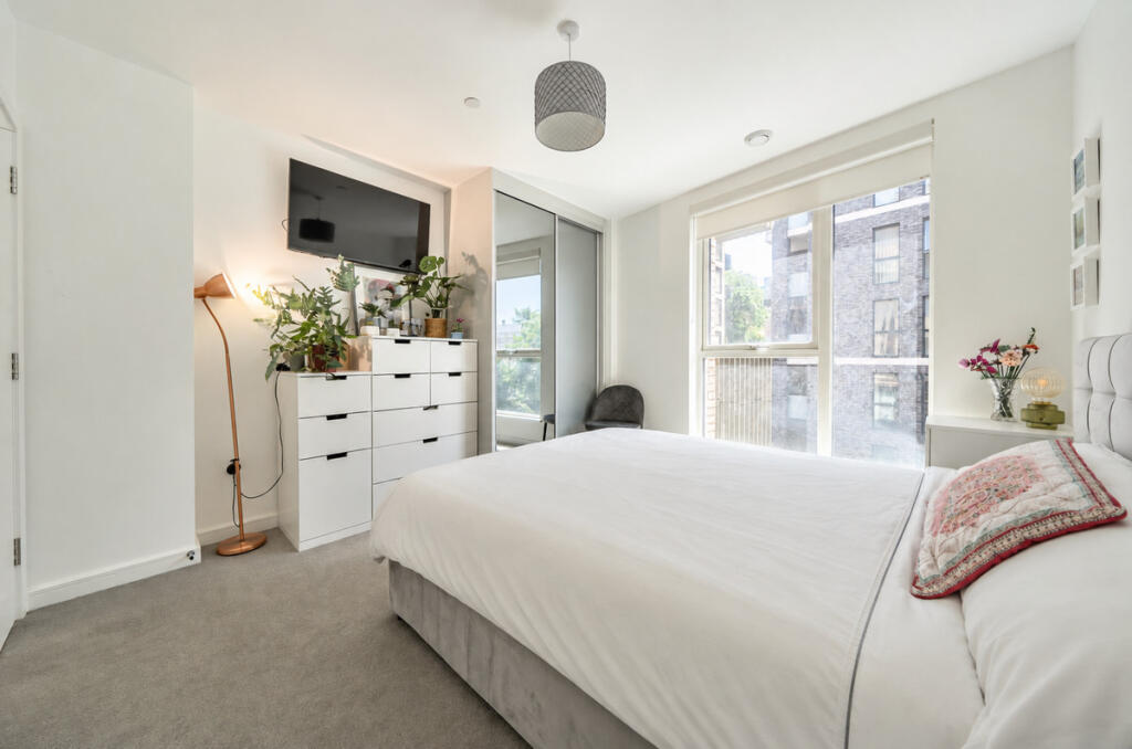 Apartment in London - View 5