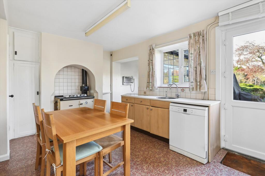 House in Esher - More