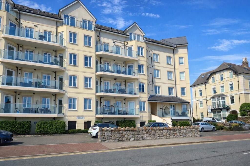 Main image of property: Apartment 4 Ocean View, West Promenade, Rhos on Sea, Colwyn Bay, Clwyd, LL28 4FD